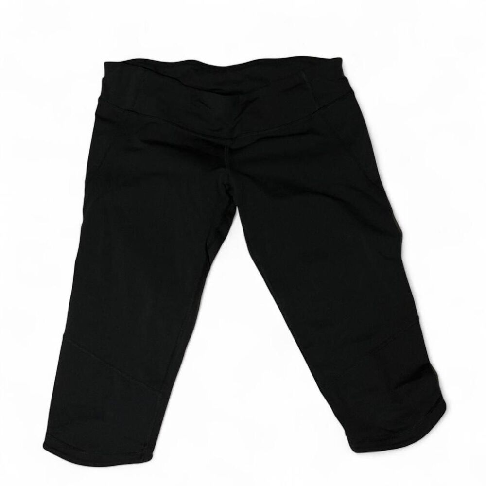 Lululemon Low Rise Black Capri Leggings Women’s Size 8 Yoga Athletic Activewear